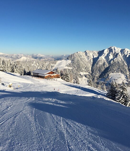 Urige Skihütte Kafner Ast und Piste im Alpbachtal - Ski Juwel Alpbachtal Wildschönau | © Alpbachtal Tourismus