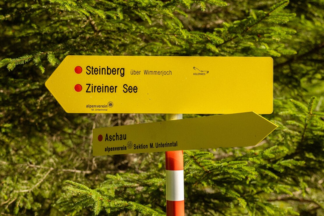 Wegweiser Richtung Zireiner See | © Julia Springhetti