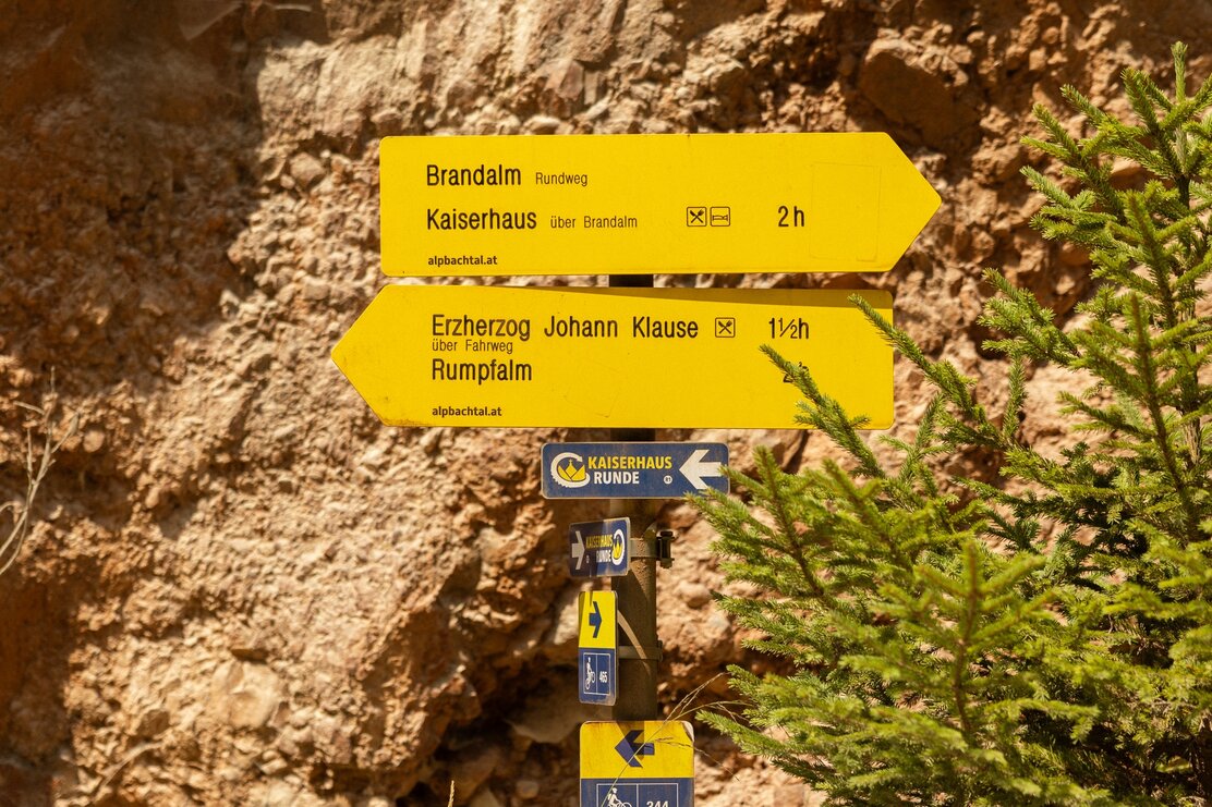 Wegweiser Wanderung Erzherzog Johann Klause - Kaiserklamm | © Julia Springhetti
