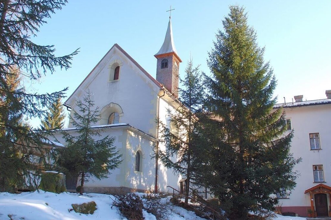 Kloster Hilaribergl im Winter