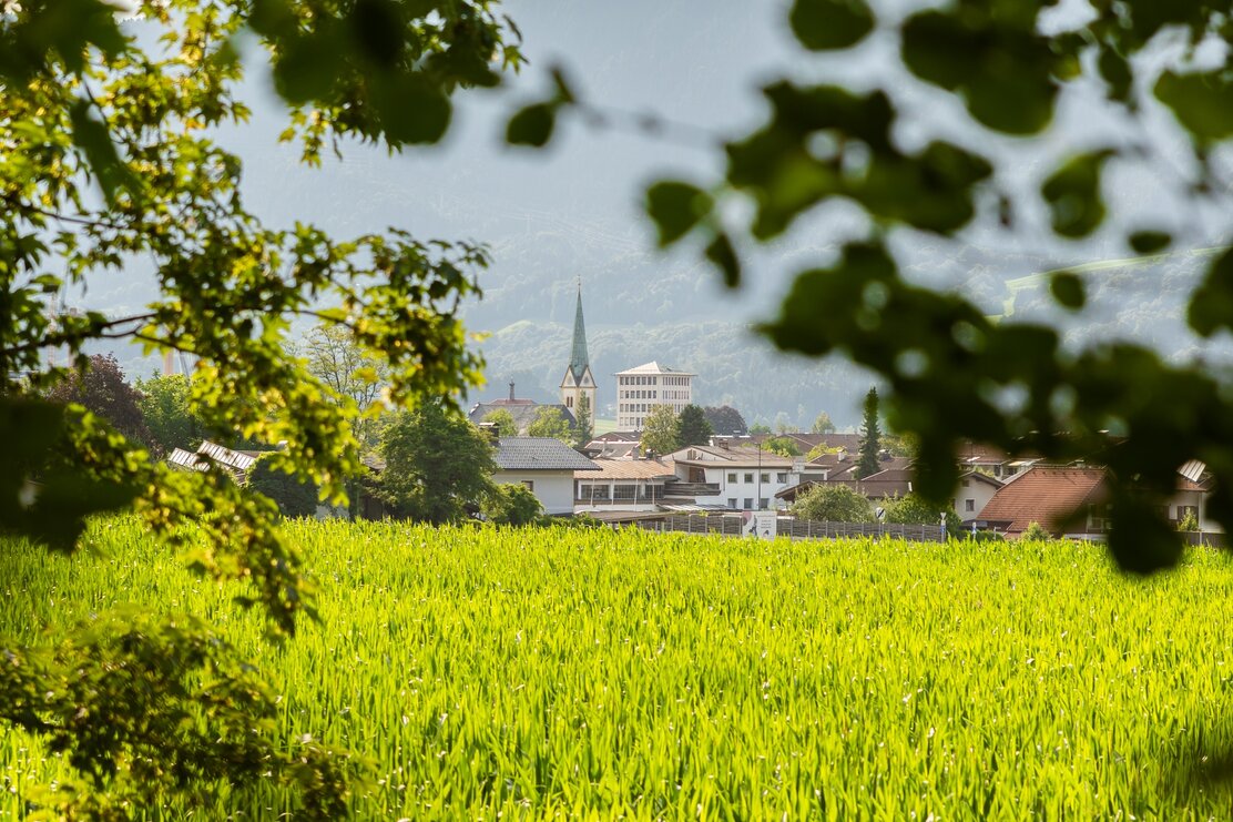 Aussicht auf den Ortskern von Kundl | © Julia Springhetti