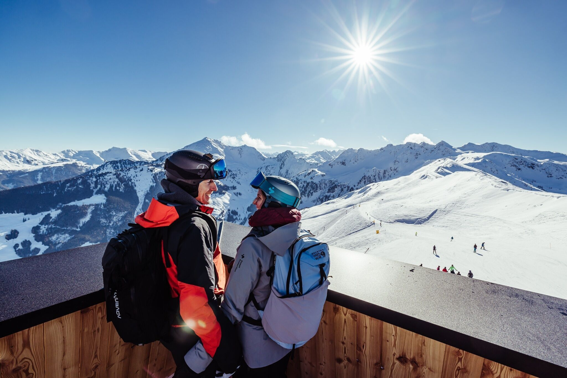 Paar am Top of Alpbachtal - Alpbach 360° View Tower | © shootandstyle