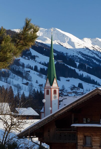 Alpbach Kirche Winter | © Alpbachtal Tourismus