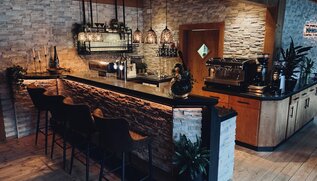 Berglsteinersee 712er Lounge Barbereich | © Isabella Fischler