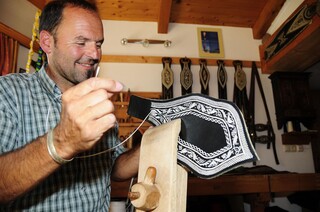 Federkielstickerei Georg Leitner