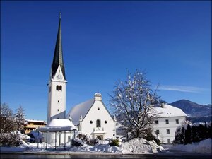 Pfarrkirche Aussenansicht Winter | © Alpbachtal Tourismus | Chronisten zu Münster