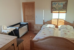 brandterhof_brandenberg_alpbachtal_eingang_babybet