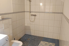 brandterhof_brandenberg_alpbachtal_eingang_bad