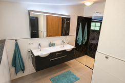 Vacation_apartment_Sterzenhof_bathroom_corner