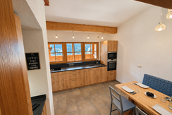Apartment_Sterzenhof_Kitchen_BreakfastTable