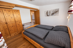 Holiday_Apartment_Sterzenhof_Bedroom_Child_Bed