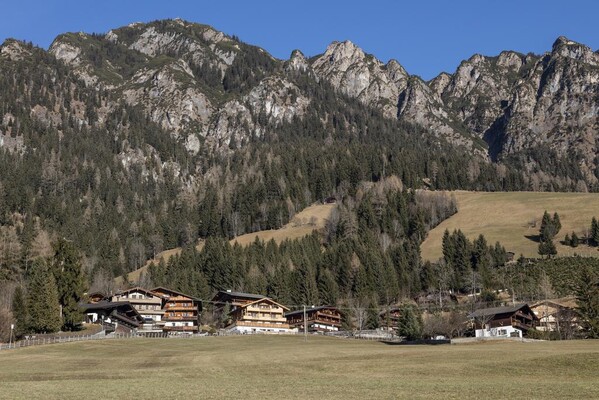 Alpbach Lodge Hausansicht Sommer | © Alpbach Lodge