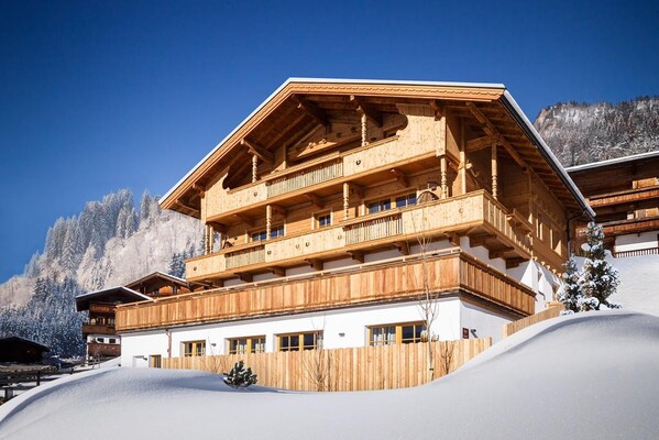 Alpbach Lodge_Alpbachtal_ Außenansicht | © Alpbach Lodge