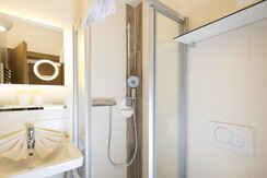 Familiensuite Angerer Dusche/WC 3