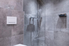 Bad 2 Apartment Schatzberg