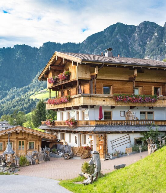 Rosenhof_ Aussenansicht | © Photoegger