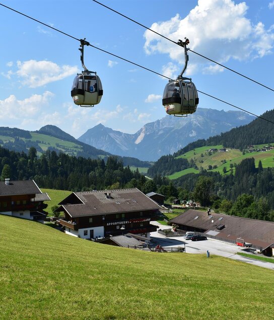 Kolberhof mit Ausblick und Gondeln