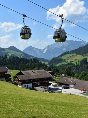Kolberhof mit Ausblick und Gondeln
