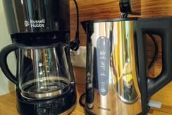 Kaffeemaschine plus Wasserkocher