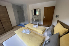 Doppelzimmer mit Dusche Zimmer 2