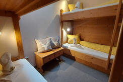 Zimmer mit 2 Stockbetten Appartementshaus (2)