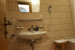 Badezimmer mit Badewanne