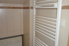 Handtuchtrockner und Waschmaschine