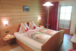 Aussergraben_Alpbach_Doppelzimmer mit Balkon