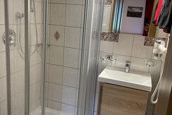 Aussergraben_Alpbach_Badezimmer