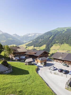 Blick über die Hausdächer | © Fam. Moser-Bauernhaus Roßmoos
