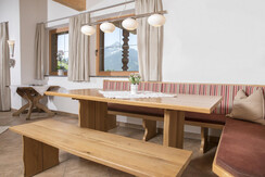 essbereich_mit_blick_zum_galtenberg