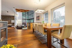 Villa Bergl.21-Essbereich