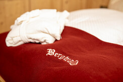 app.5_alpbach_2bis5_pers_alpbach_bergwald