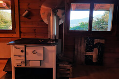 Uralter Ofen für gemütliche, wohlige Wärme