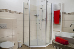 Ferienwohnung 14 Badezimmer
