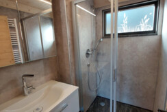 Bad mit Dusche (90x120)