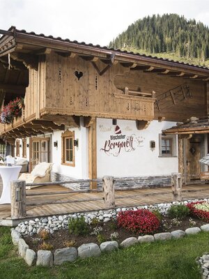 _Alpbachtal_Alpbach_Chalet Bischofer-Bergwelt | © Fam. Kostenzer