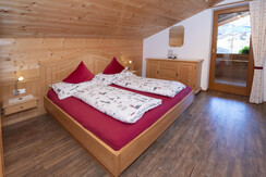 Schlafzimmer 2 Chalet Innertal
