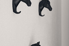 Indoor_Moods_Horses_Chalet-Matty