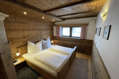 ChaletNina_alpbachtal_schlafzimmer2