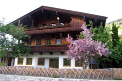 Connys Landhaus im Frühling