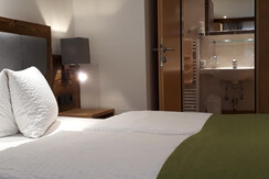 Neue Fotos von Zimmern 106