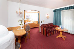 Junior Suite Wohnzimmer und Schlafraum