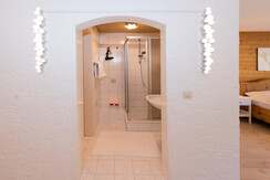 apartment deluxe bathroom