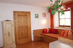 Kruckenhaus Ferienwohnung, Küche mit Verweilplatz