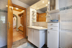 Kruckenhaus Ferienwohnung Bademöbel