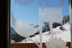 Eingangstüre, Blick in die Winterlandschaft