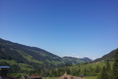 Blick Balkon Ferienhaus talauswärts