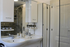 Ferienwohnung-Rosa-Muenster-Alpbachtal-Badezimmer-