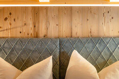 Ferienwohnungen_Lehenhof_Dachgeschoss_Galtenbergbl